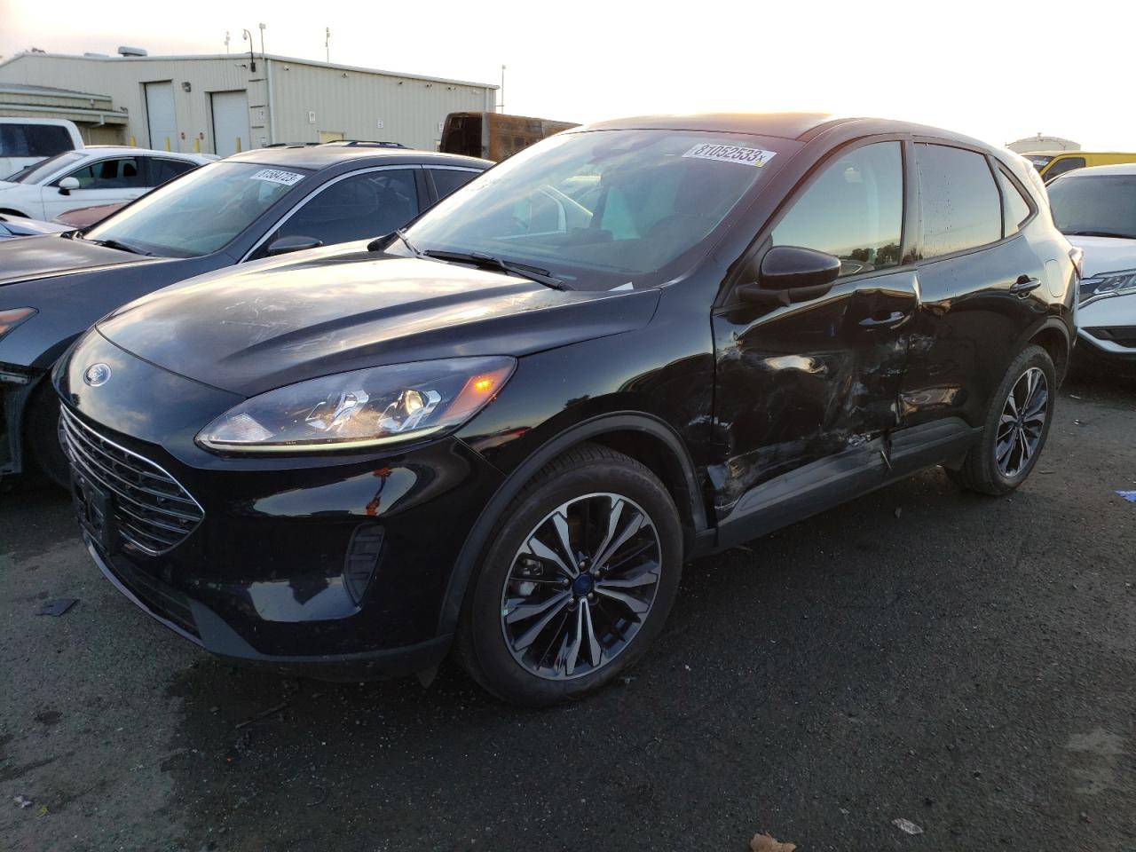 Obraz 1 z 2022 FORD ESCAPE SE 2022 z VIN 1FMCU0G63NUB03887