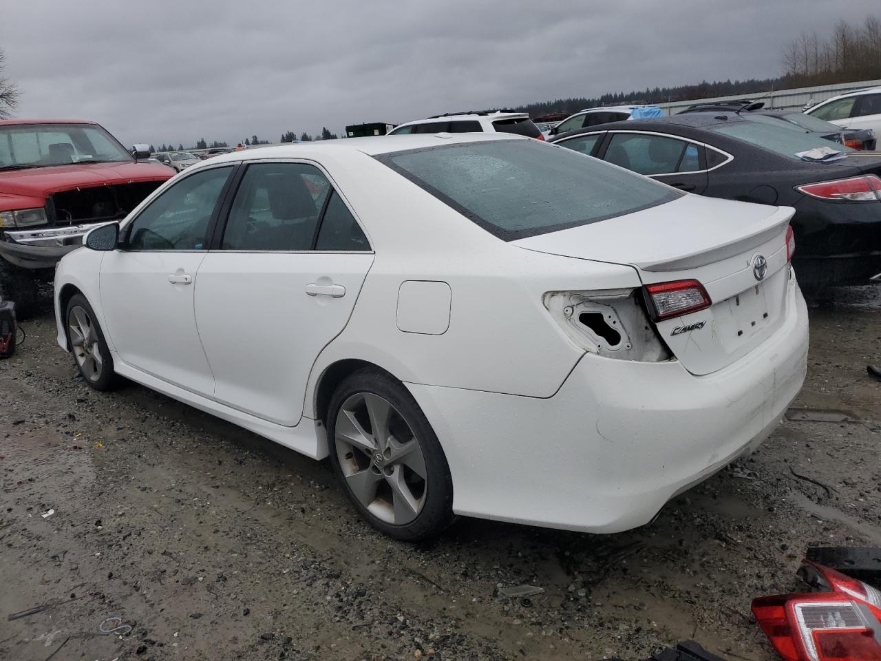 Image 2 of 2013 TOYOTA CAMRY SE 2013 with VIN 4T1BK1FK8DU533693