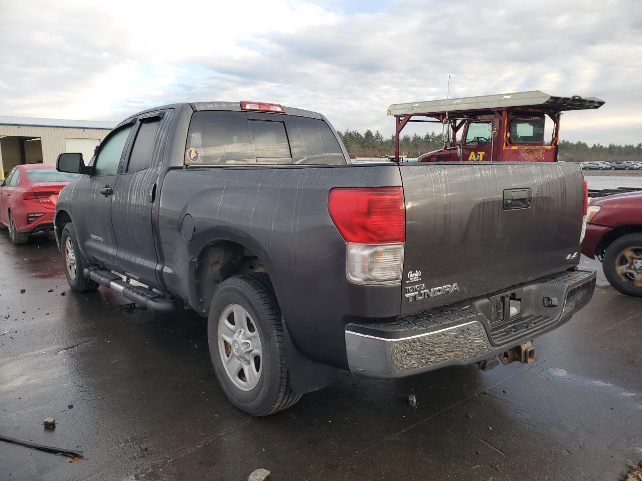 Image 2 of 2013 TOYOTA TUNDRA DOUBLE CAB SR5 2013 with VIN 5TFUM5F15DX046102