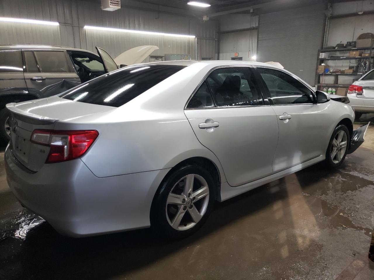 Obraz 3 z 2014 TOYOTA CAMRY L 2014 z VIN 4T1BF1FK3EU348022