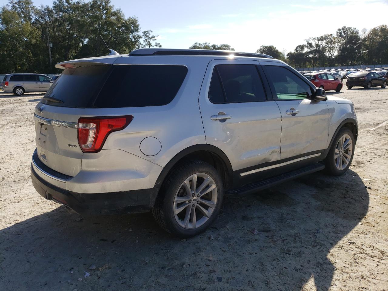 Изображение 3 2018 FORD EXPLORER XLT 2018 с VIN 1FM5K8D83JGB97555