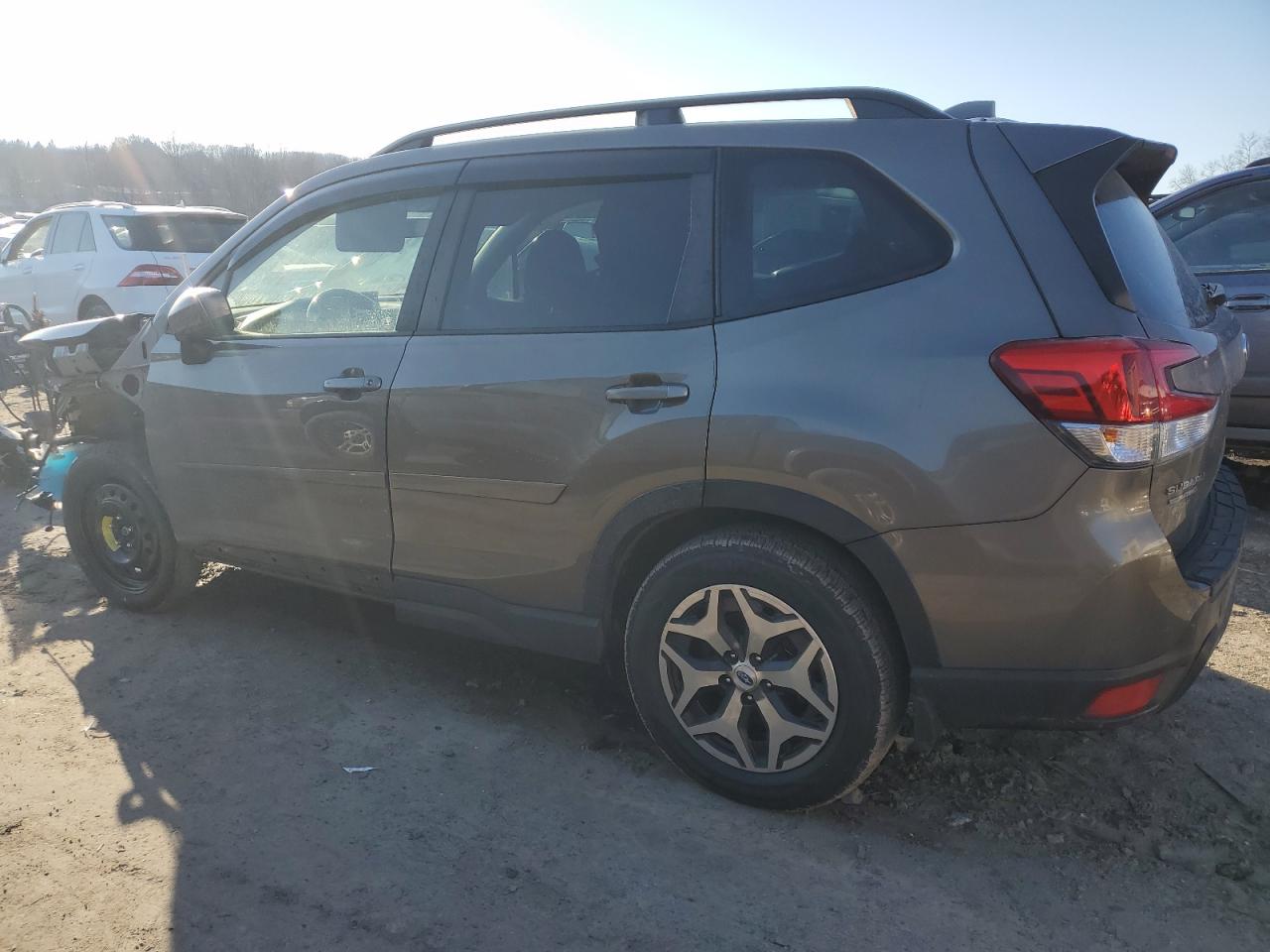 Изображение 2 2021 SUBARU FORESTER PREMIUM 2021 с VIN JF2SKAFC3MH475466