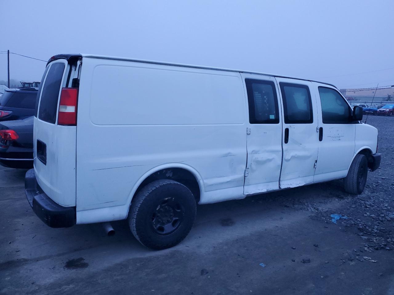 Image 3 of 2011 CHEVROLET EXPRESS G2500  2011 with VIN 1GCWGGCA0B1100986