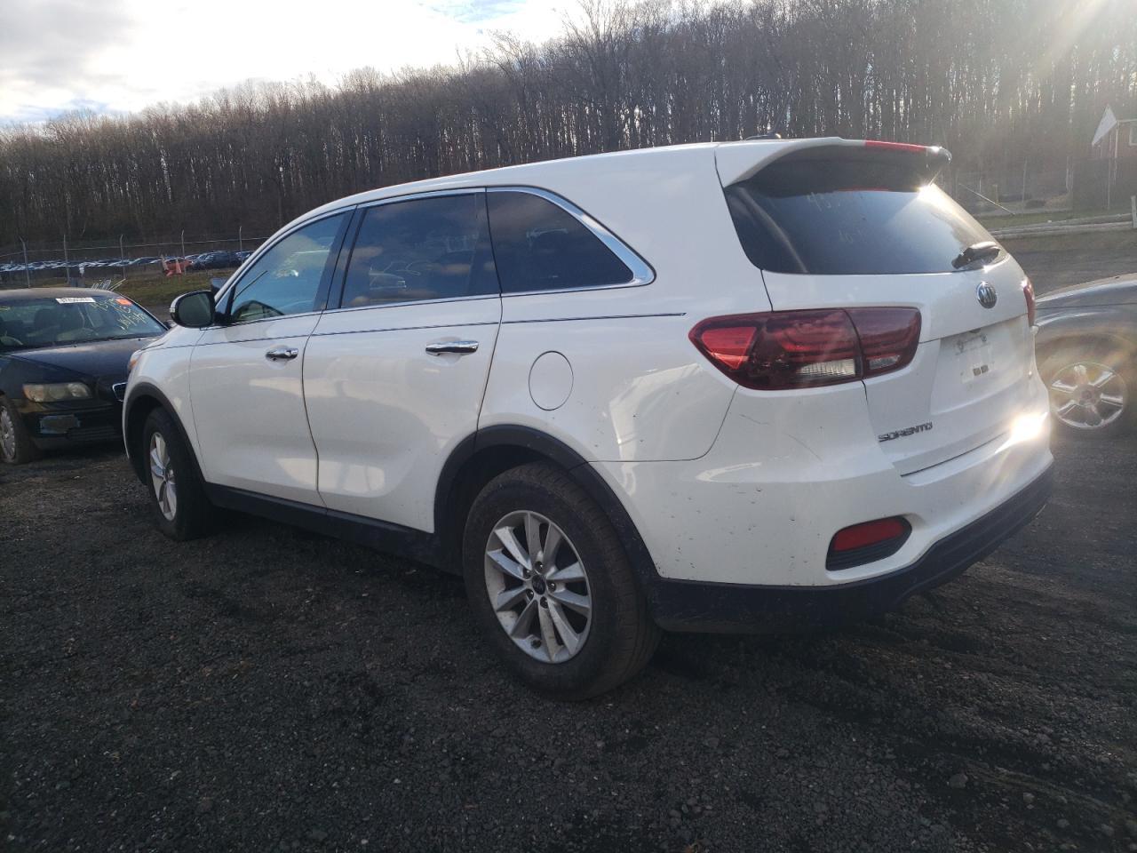 Image 2 of 2020 KIA SORENTO L 2020 with VIN 5XYPG4A39LG667836
