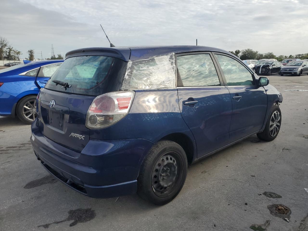 Image 3 of 2005 TOYOTA COROLLA MATRIX XR 2005 with VIN 2T1KR32E25C338361