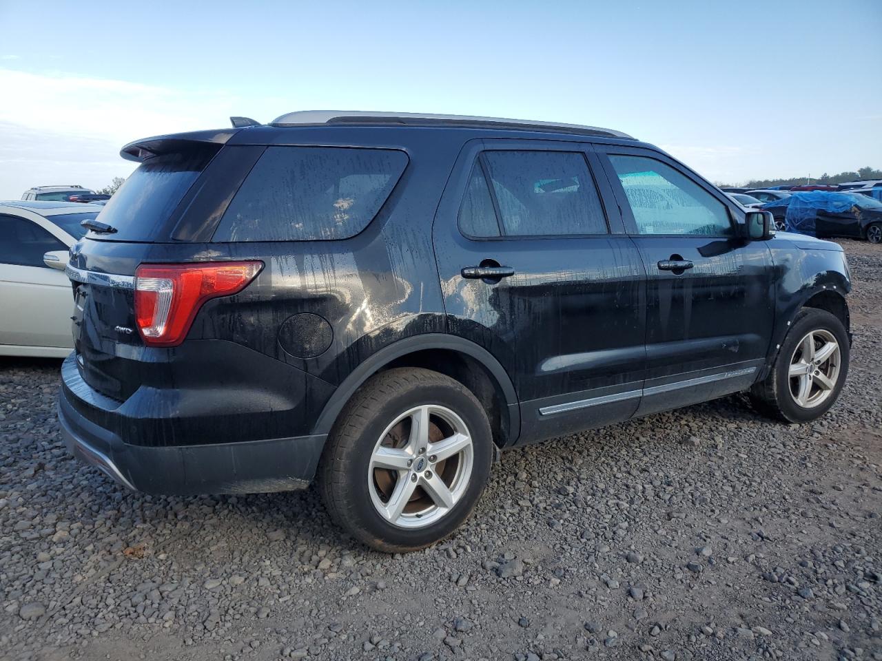 Image 3 of 2016 FORD EXPLORER XLT 2016 with VIN 1FM5K8D83GGC97759