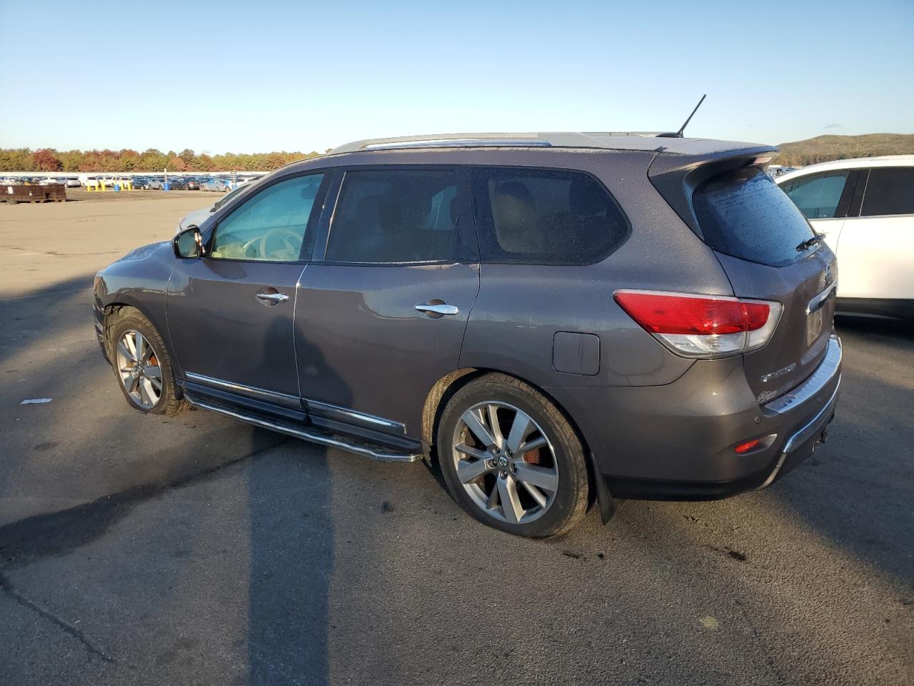 Image 2 of 2014 NISSAN PATHFINDER S 2014 with VIN 5N1AR2MM1EC607187