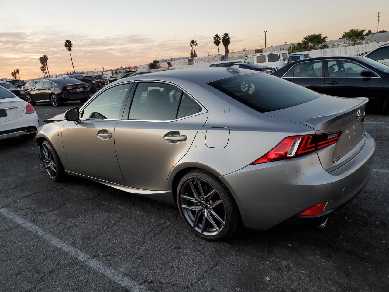 Изображение 2 2016 LEXUS IS 200T 2016 с VIN JTHBA1D26G5022281