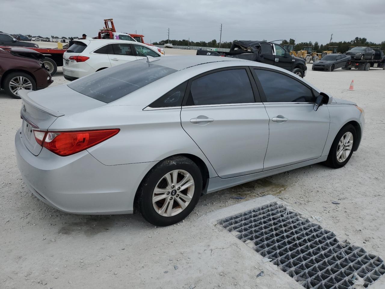 Image 3 of 2013 HYUNDAI SONATA GLS 2013 with VIN 5NPEB4AC0DH642792