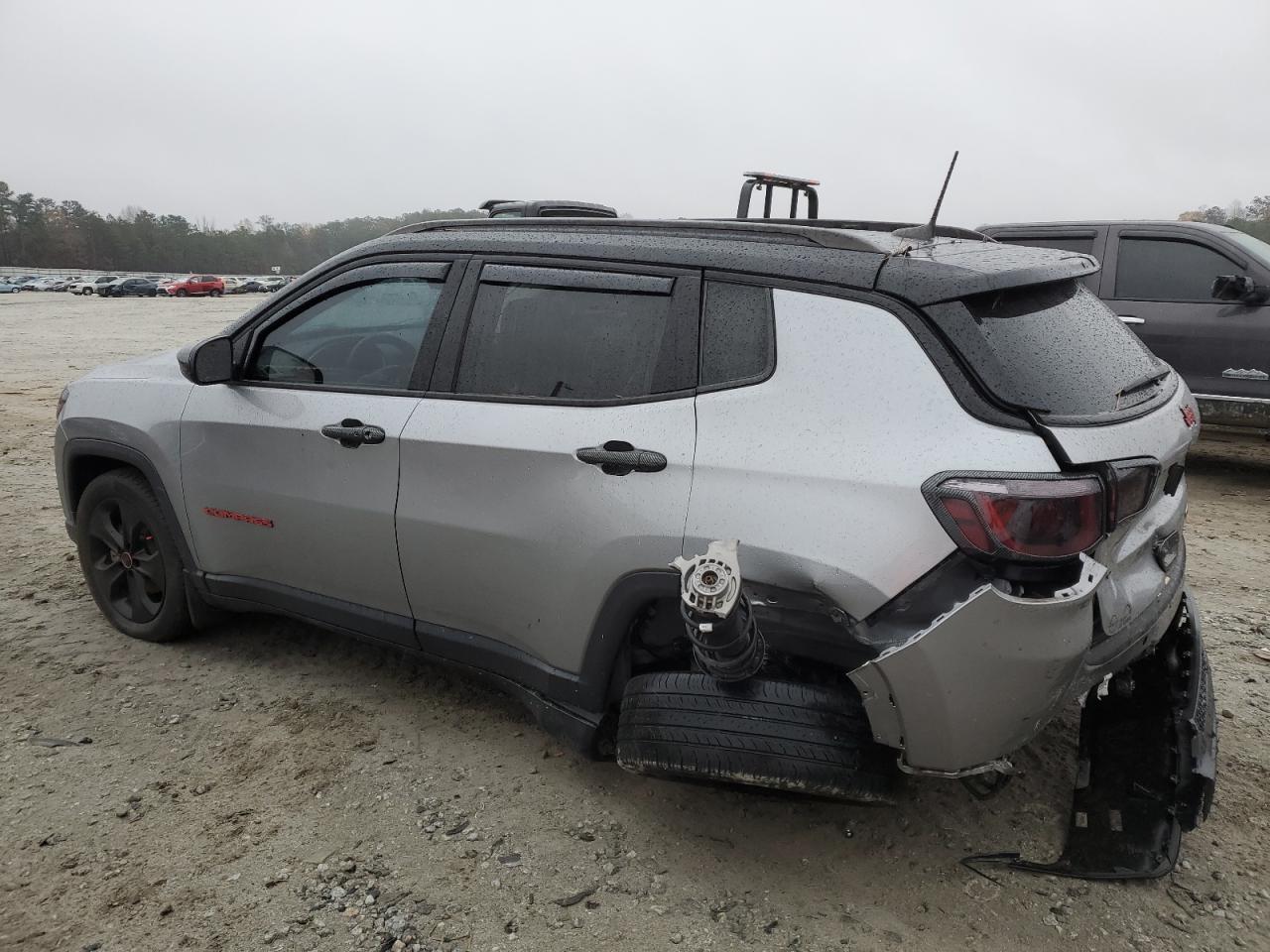 Image 2 of 2018 JEEP COMPASS LATITUDE 2018 with VIN 3C4NJCBB8JT327561
