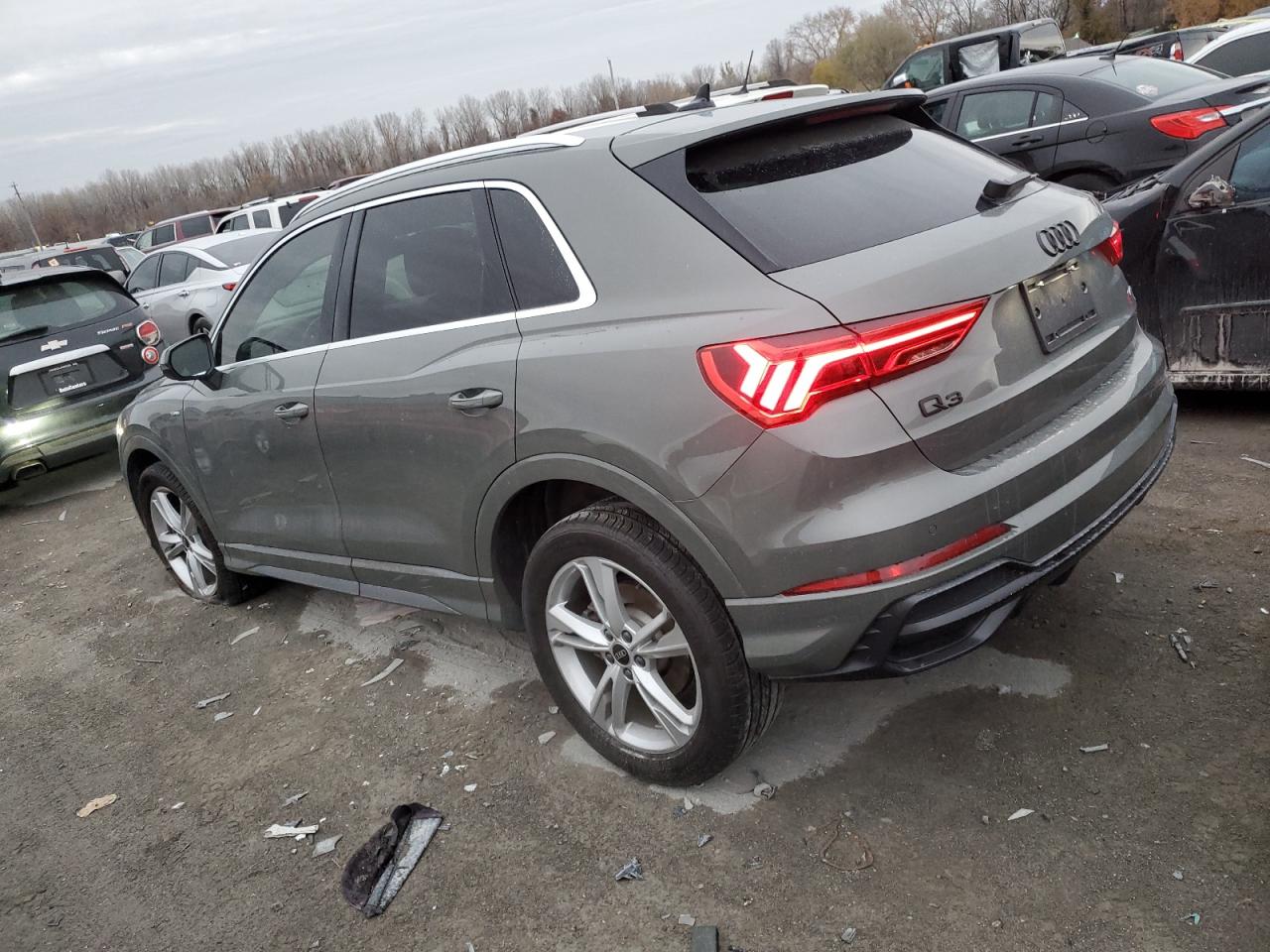 Obraz 2 z 2022 AUDI Q3 PREMIUM S LINE 45 2022 z VIN WA1DECF36N1020710