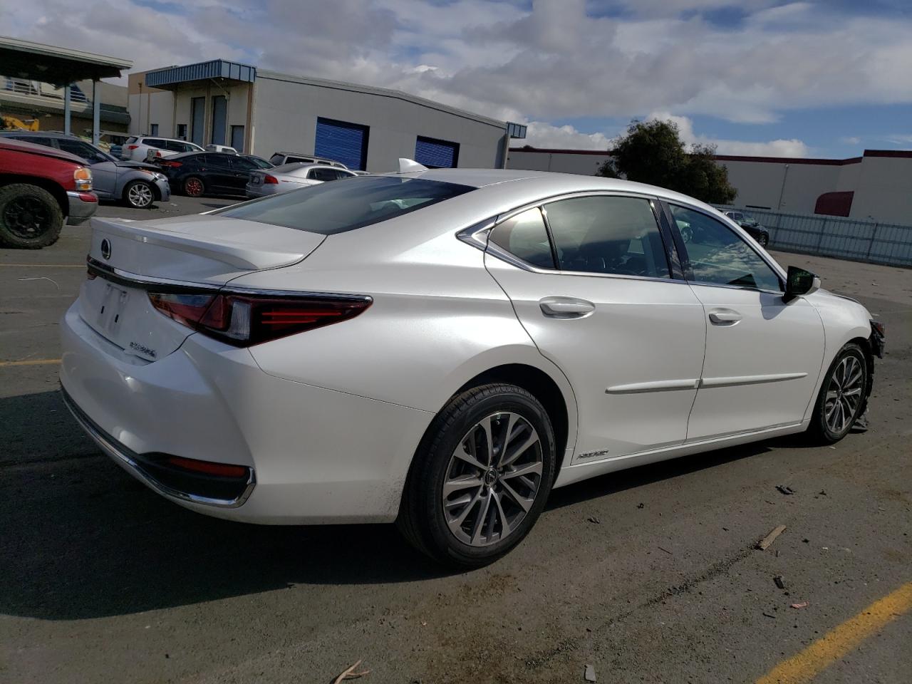 Image 3 of 2022 LEXUS ES 300H BASE 2022 with VIN 58ACA1C18NU017928