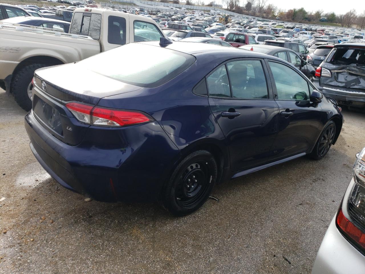 Image 3 of 2020 TOYOTA COROLLA LE 2020 with VIN 5YFEPRAE5LP014812