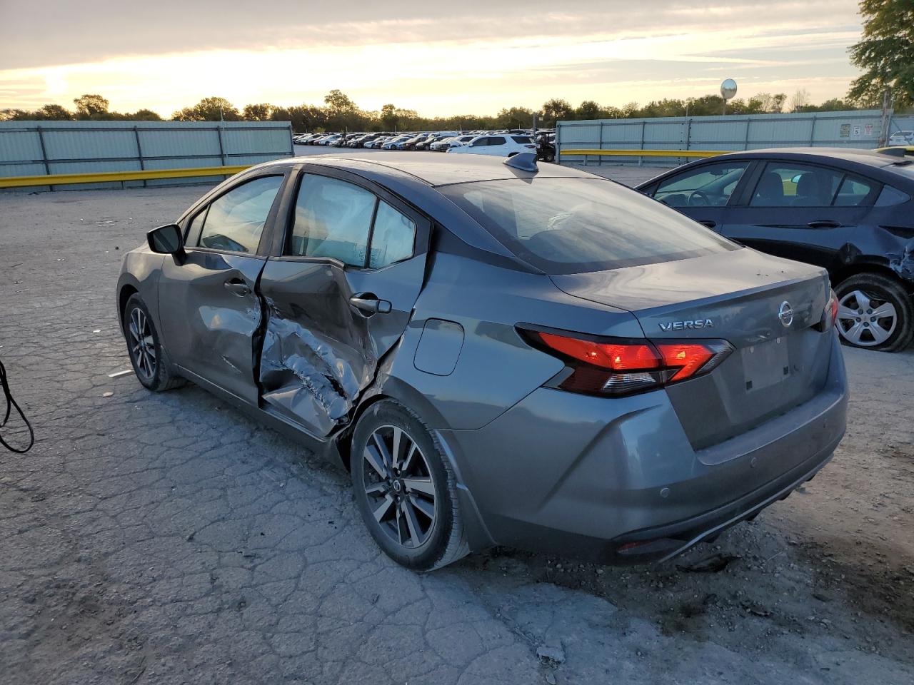 Obraz 2 z 2020 NISSAN VERSA SV 2020 z VIN 3N1CN8EV0LL919332
