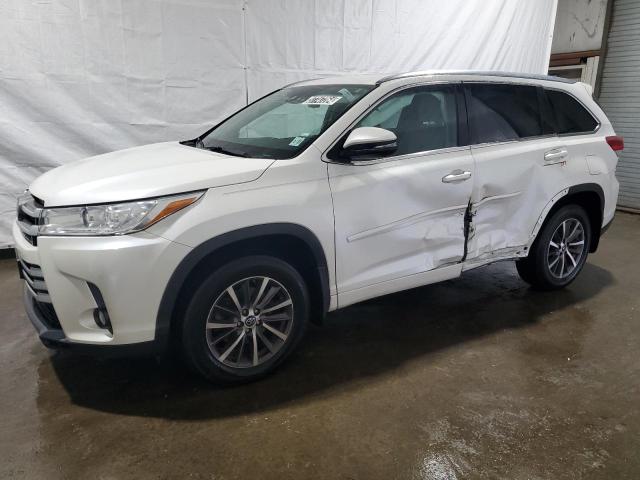 Image 1 of 2018 TOYOTA HIGHLANDER SE 2018 with VIN 5TDJZRFH8JS905161