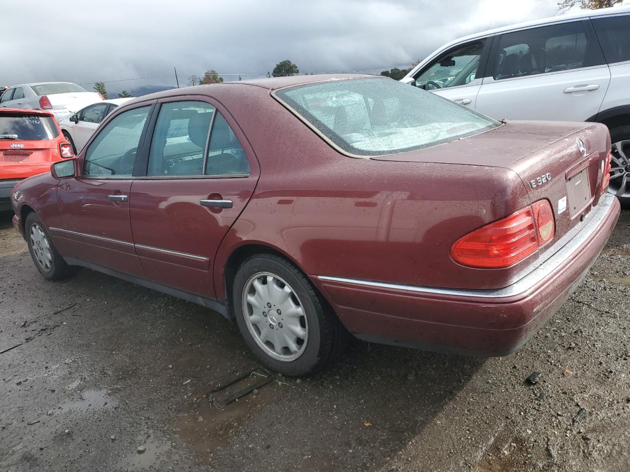 Image 2 of 1999 MERCEDES-BENZ E 320 1999 with VIN WDBJF65HXXA845073