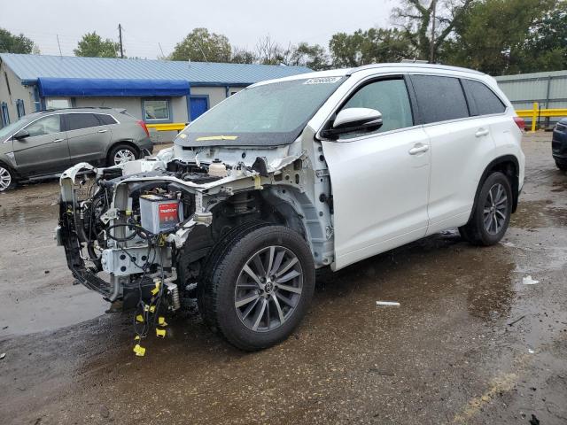 2017 TOYOTA HIGHLANDER SE 2017 image