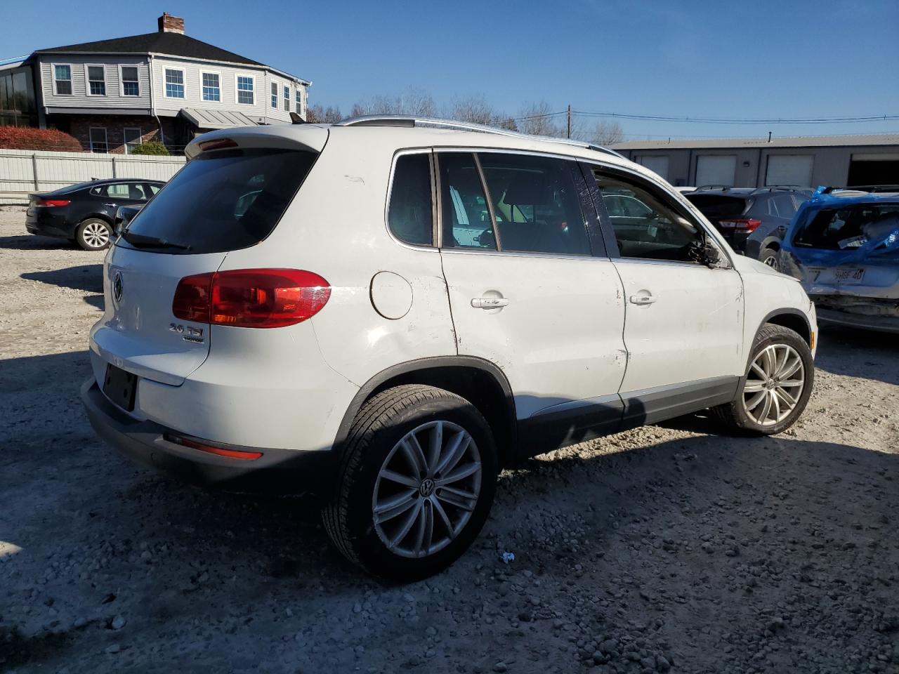 Изображение 3 2015 VOLKSWAGEN TIGUAN S 2015 с VIN WVGBV7AX6FW564008