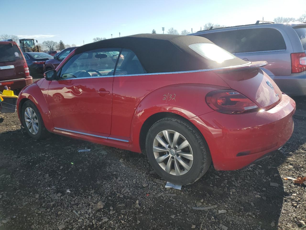 Изображение 2 2018 VOLKSWAGEN BEETLE S 2018 с VIN 3VW5DAATXJM502602