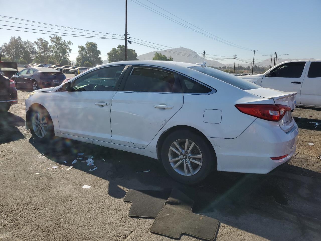 Obraz 2 z 2015 HYUNDAI SONATA SE 2015 z VIN 5NPE24AF7FH257307