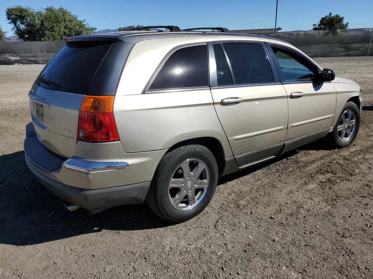 Obraz 3 z 2004 CHRYSLER PACIFICA  2004 z VIN 2C8GF68414R549823