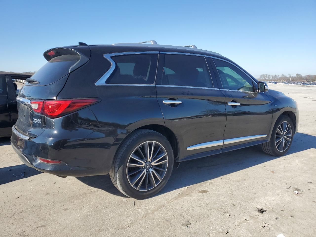 Image 3 of 2018 INFINITI QX60  2018 with VIN 5N1DL0MN2JC513616