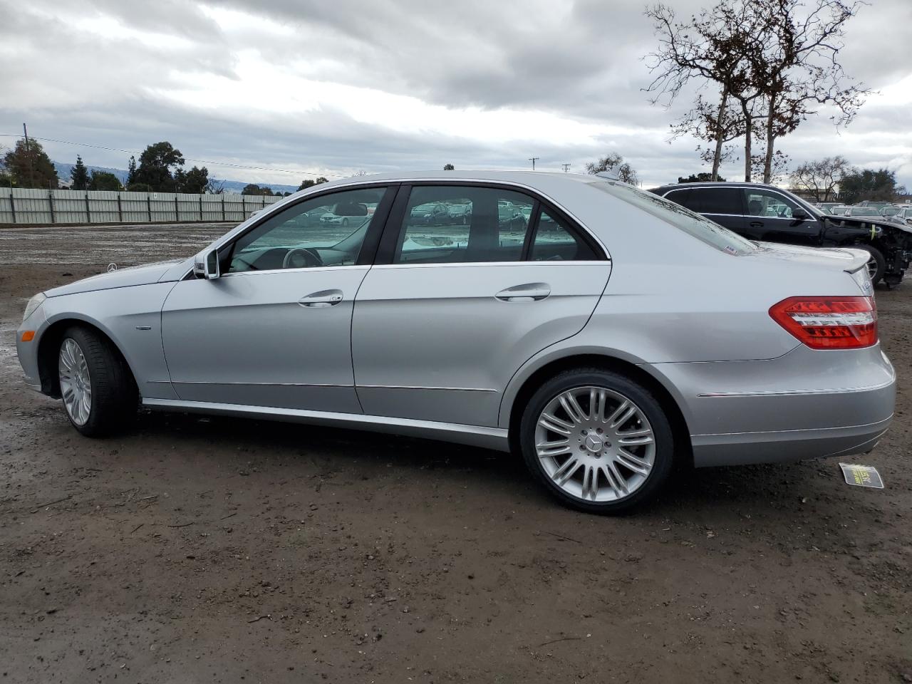 Изображение 2 2012 MERCEDES-BENZ E 350 2012 с VIN WDDHF5KB7CA571633