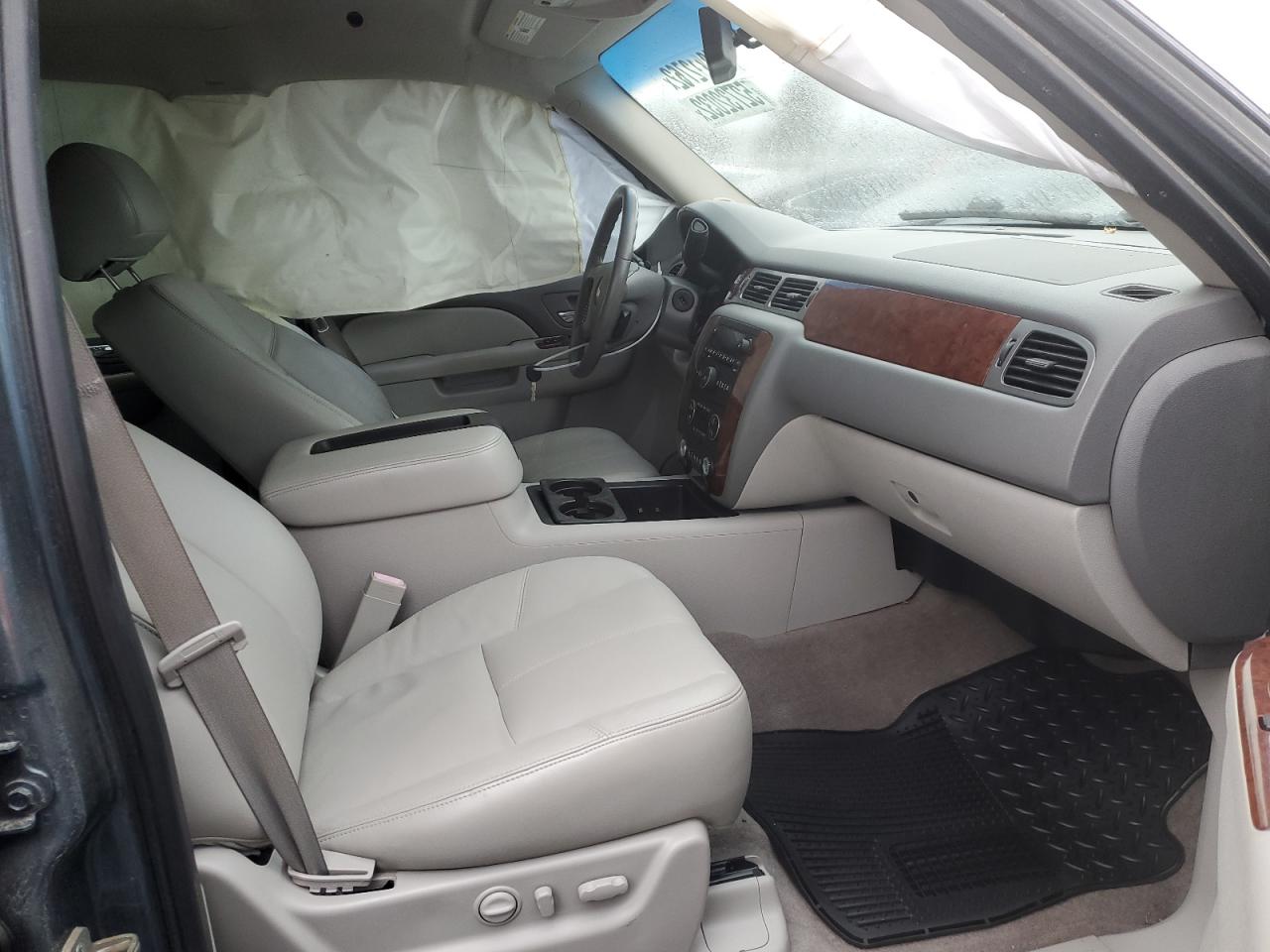 Изображение 3 2011 CHEVROLET AVALANCHE LT 2011 с VIN 3GNTKFE36BG156577