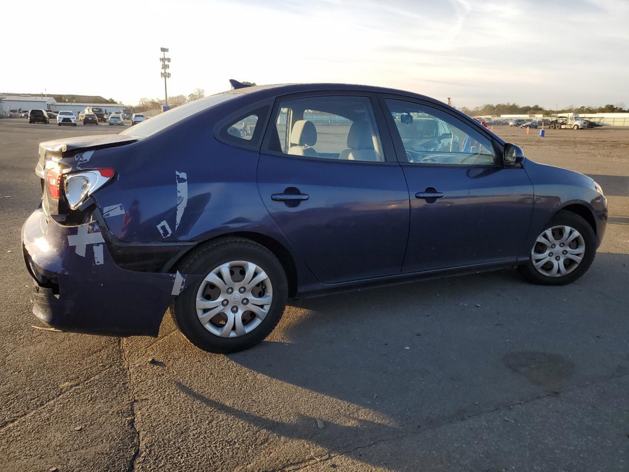 Obraz 3 z 2010 HYUNDAI ELANTRA BLUE 2010 z VIN KMHDU4AD2AU184149