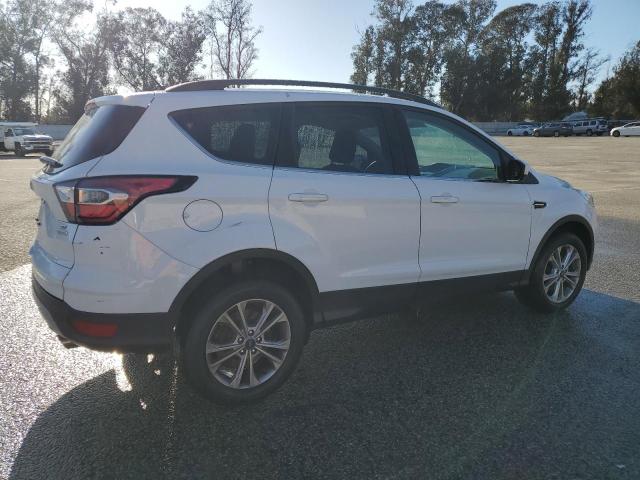 Image 3 of 2018 FORD ESCAPE SE 2018 with VIN 1FMCU0GD5JUC90798