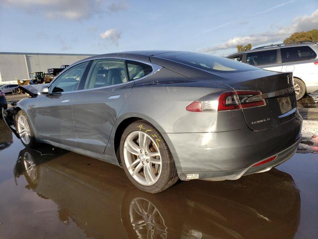 Obraz 2 z 2013 TESLA MODEL S  2013 z VIN 5YJSA1DG2DFP03979