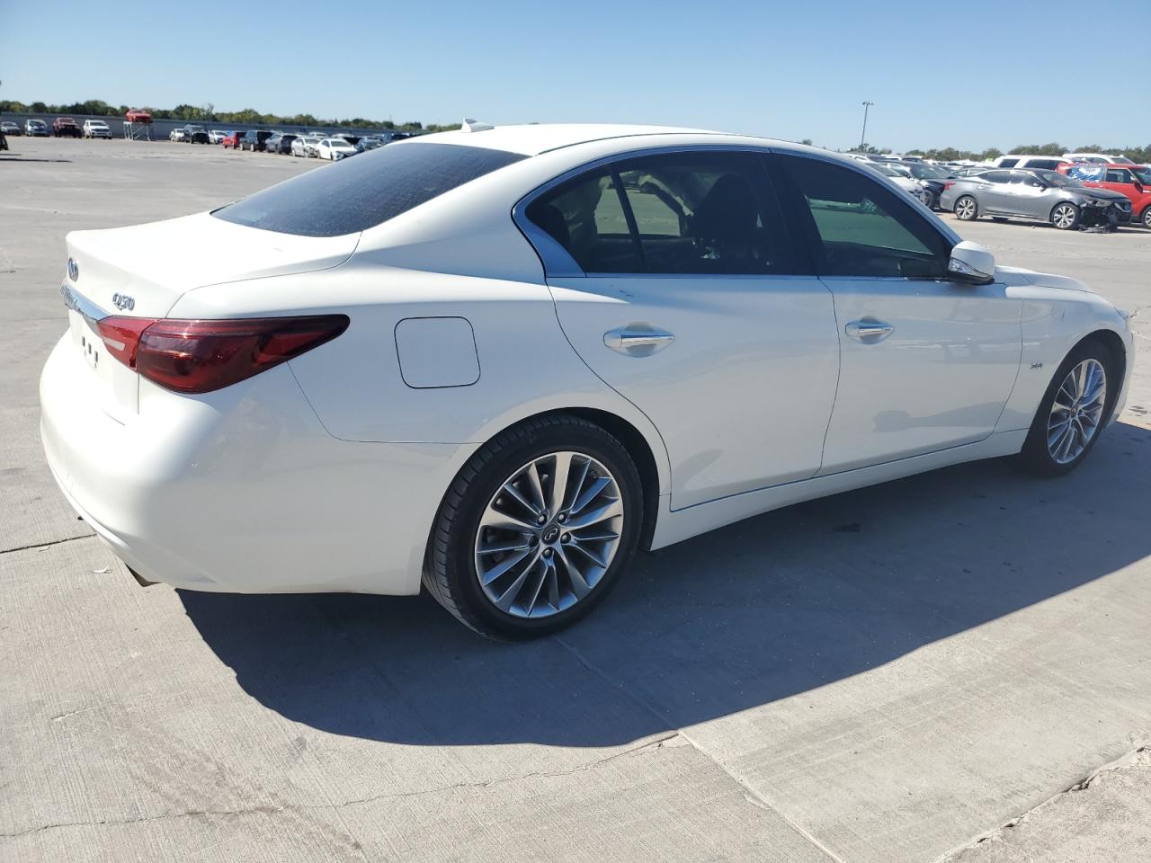 Изображение 3 2018 INFINITI Q50 LUXE 2018 с VIN JN1EV7AP5JM365542