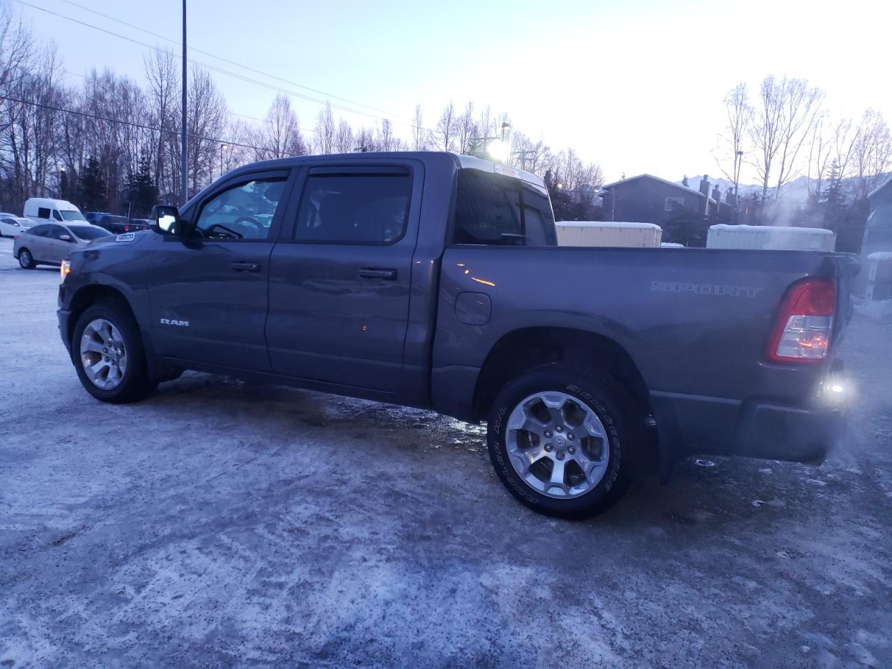 Obraz 2 z 2022 RAM 1500 BIG HORN/LONE STAR 2022 z VIN 1C6SRFFT5NN457679