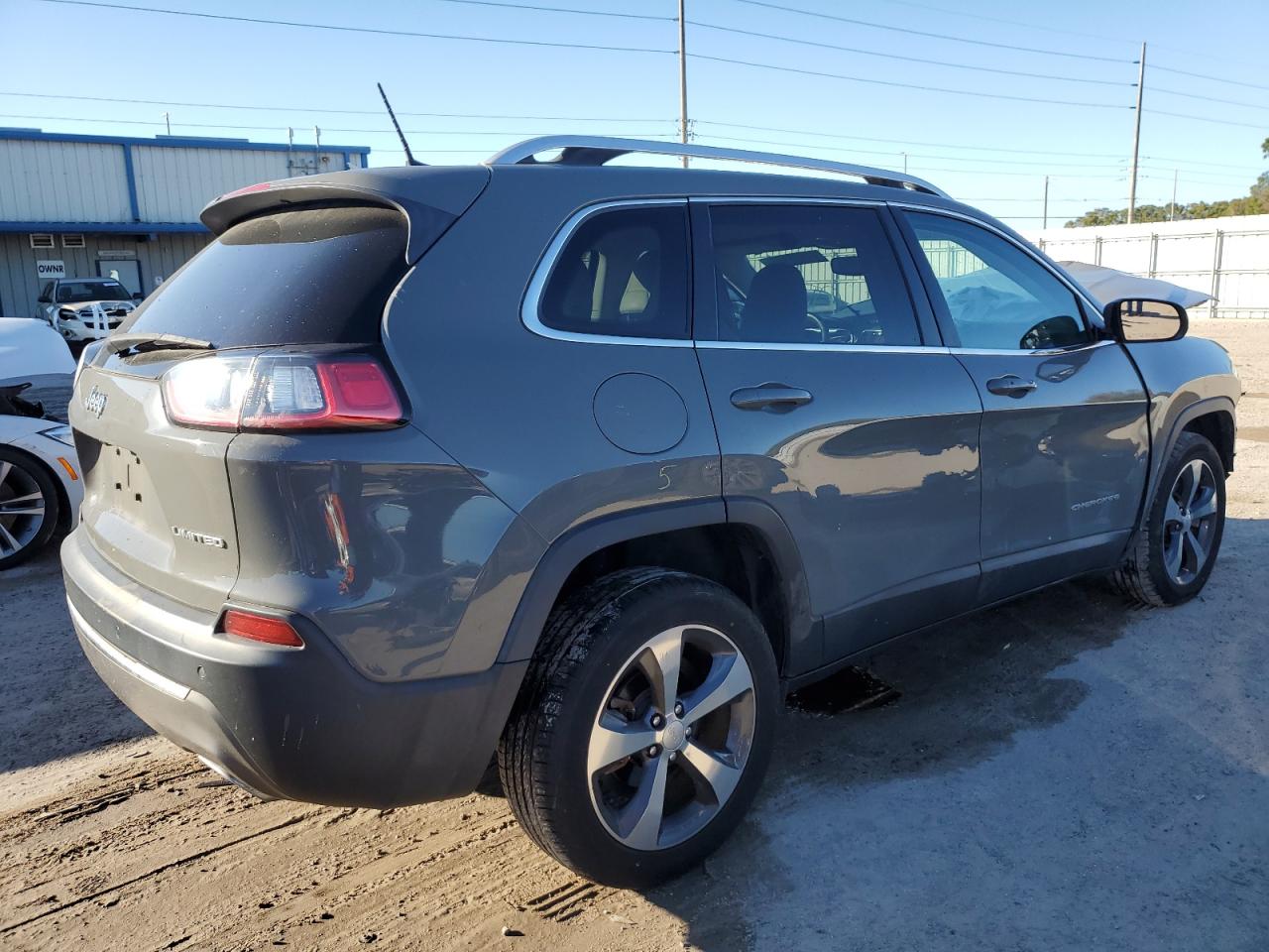 Image 3 of 2019 JEEP CHEROKEE LIMITED 2019 with VIN 1C4PJLDN3KD353489