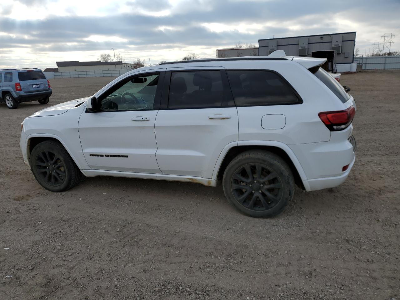 Obraz 2 z 2020 JEEP GRAND CHEROKEE LAREDO 2020 z VIN 1C4RJFAG5LC207943