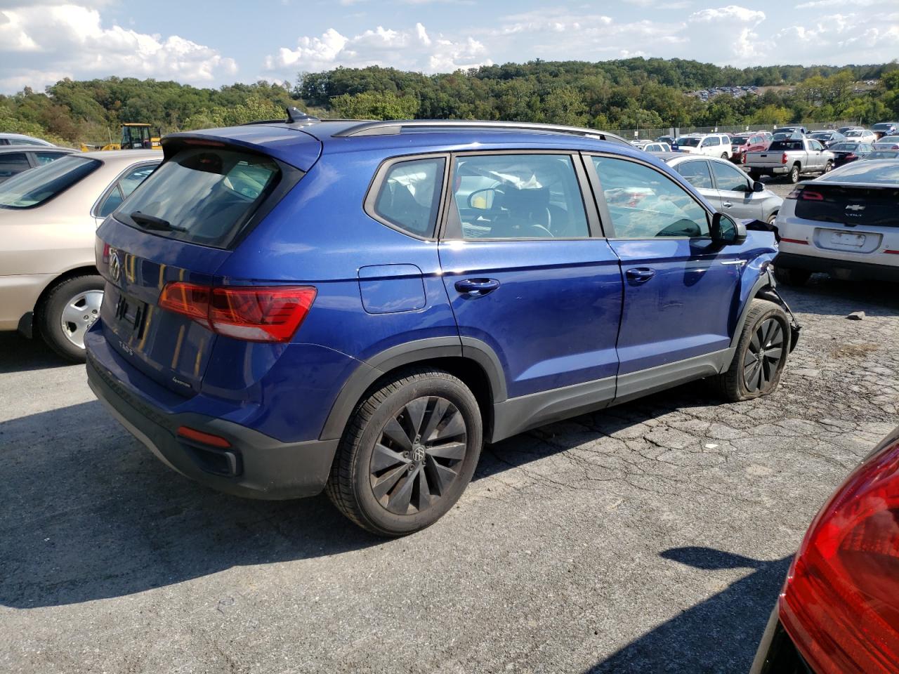 Obraz 3 z Volkswagen Taos S 2022 z VIN 3VVMX7B2XNM074911