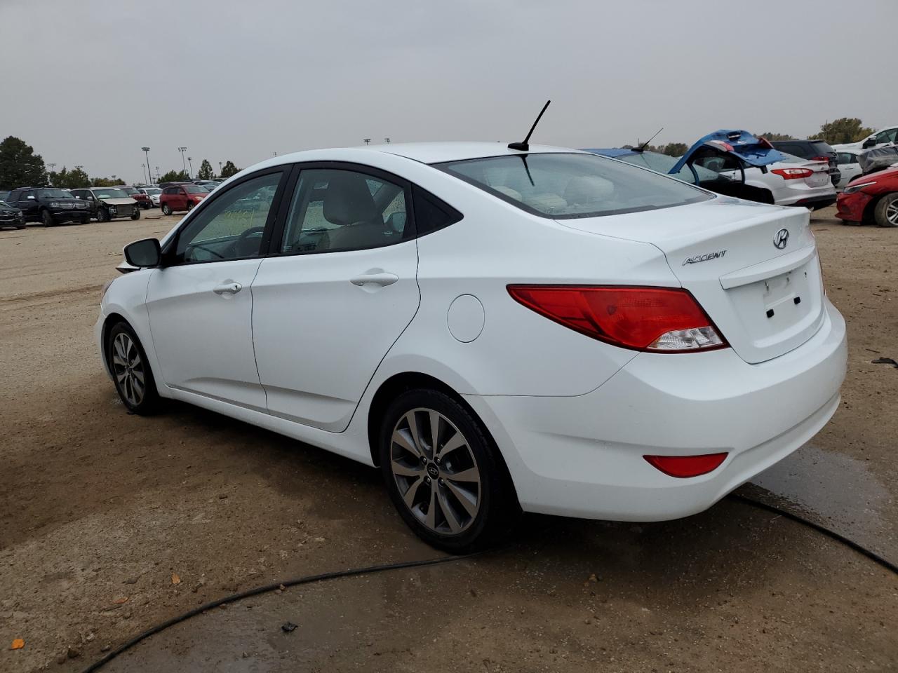 Image 2 of 2017 HYUNDAI ACCENT SE 2017 with VIN KMHCT4AE0HU344868