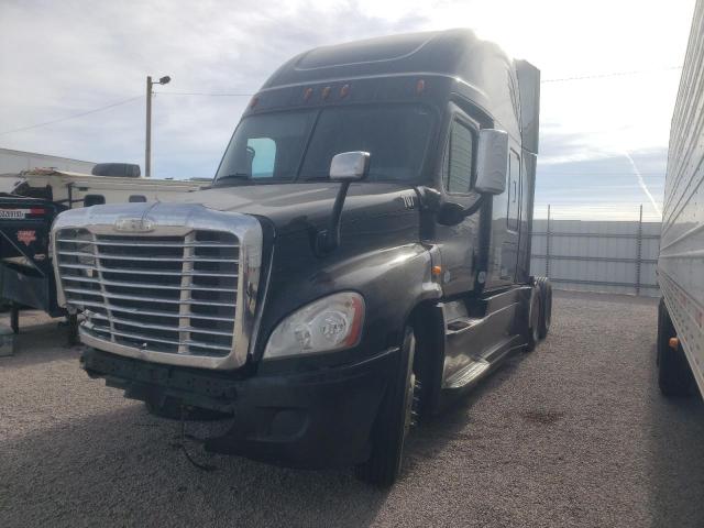 Image 2 of 2019 FREIGHTLINER CASCADIA 125  2019 with VIN 3AKJGLFG6KDKK1157