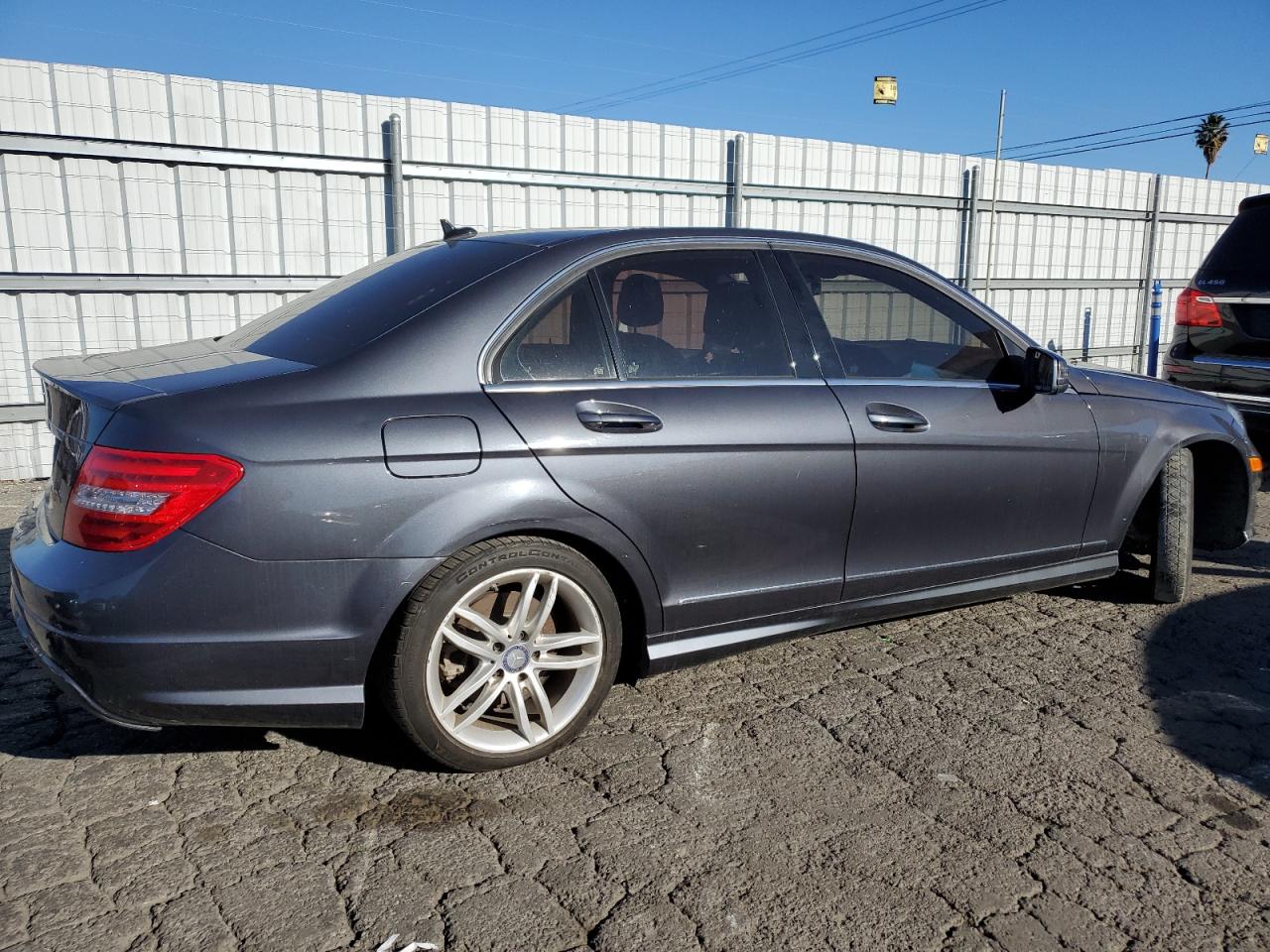 Image 3 of 2014 MERCEDES-BENZ C 250 2014 with VIN WDDGF4HB2ER306314