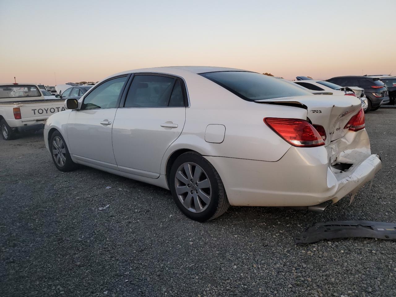 Image 2 of 2006 TOYOTA AVALON XL 2006 with VIN 4T1BK36B36U162750