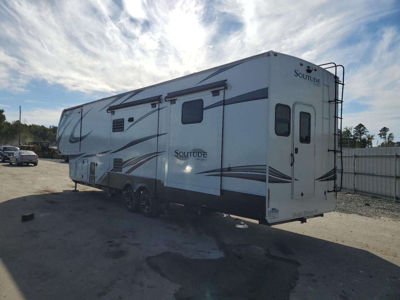 Image 3 of 2021 WINNEBAGO CAMPER 2021 with VIN 573FS4226MAA04639