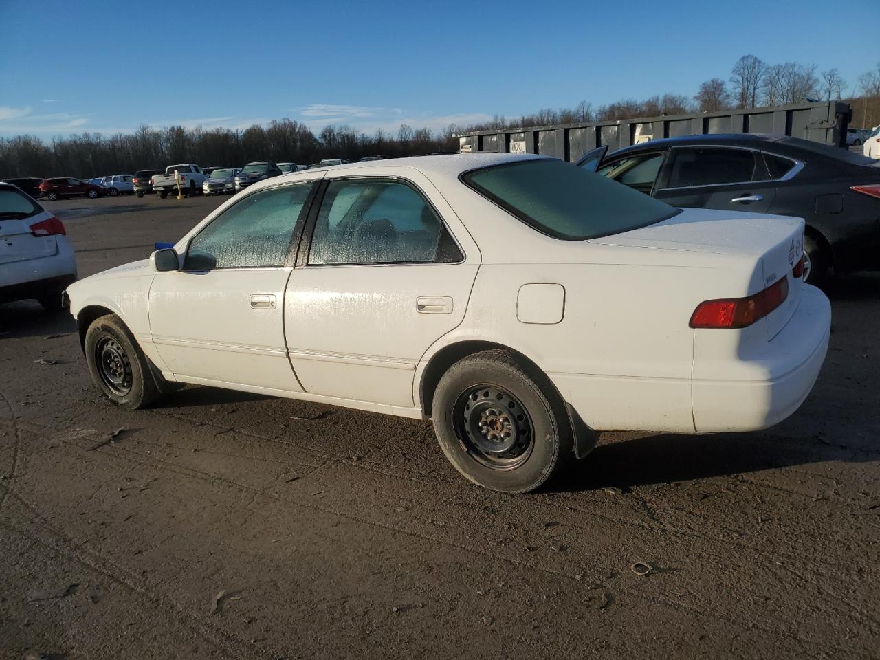 Изображение 2 1999 TOYOTA CAMRY CE 1999 с VIN 4T1BG22K1XU898380
