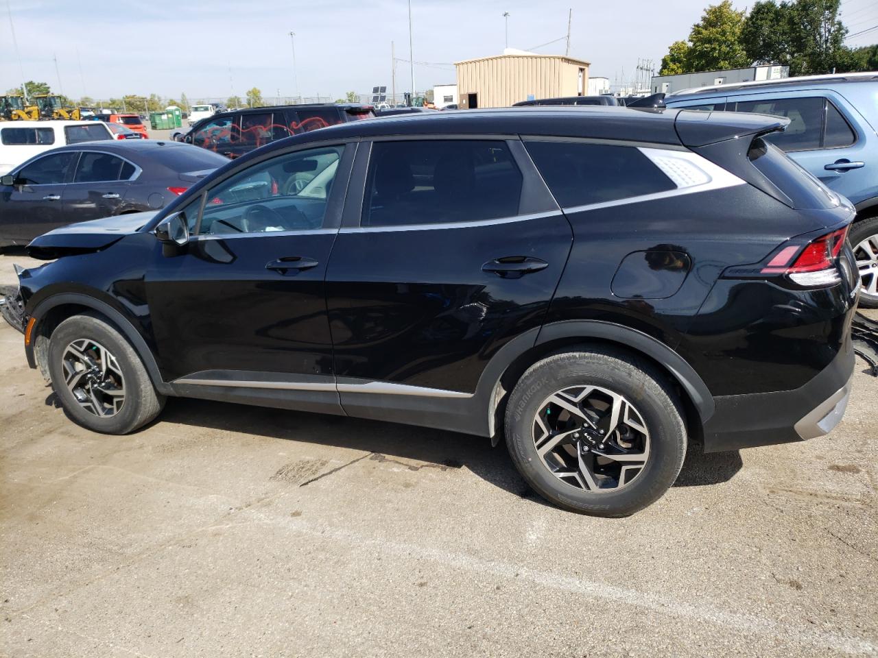 Image 2 of 2023 KIA SPORTAGE LX 2023 with VIN KNDPUCAF7P7036924