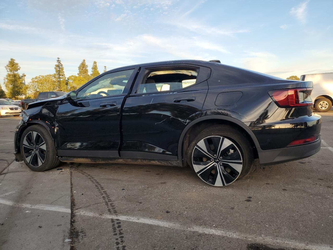 Obraz 2 z 2023 POLESTAR 2  2023 z VIN YSMED3KA2PL147810