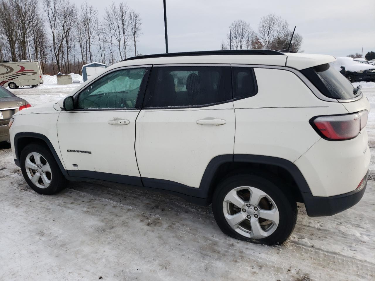 Изображение 2 2018 JEEP COMPASS LATITUDE 2018 с VIN 3C4NJDBB3JT315064