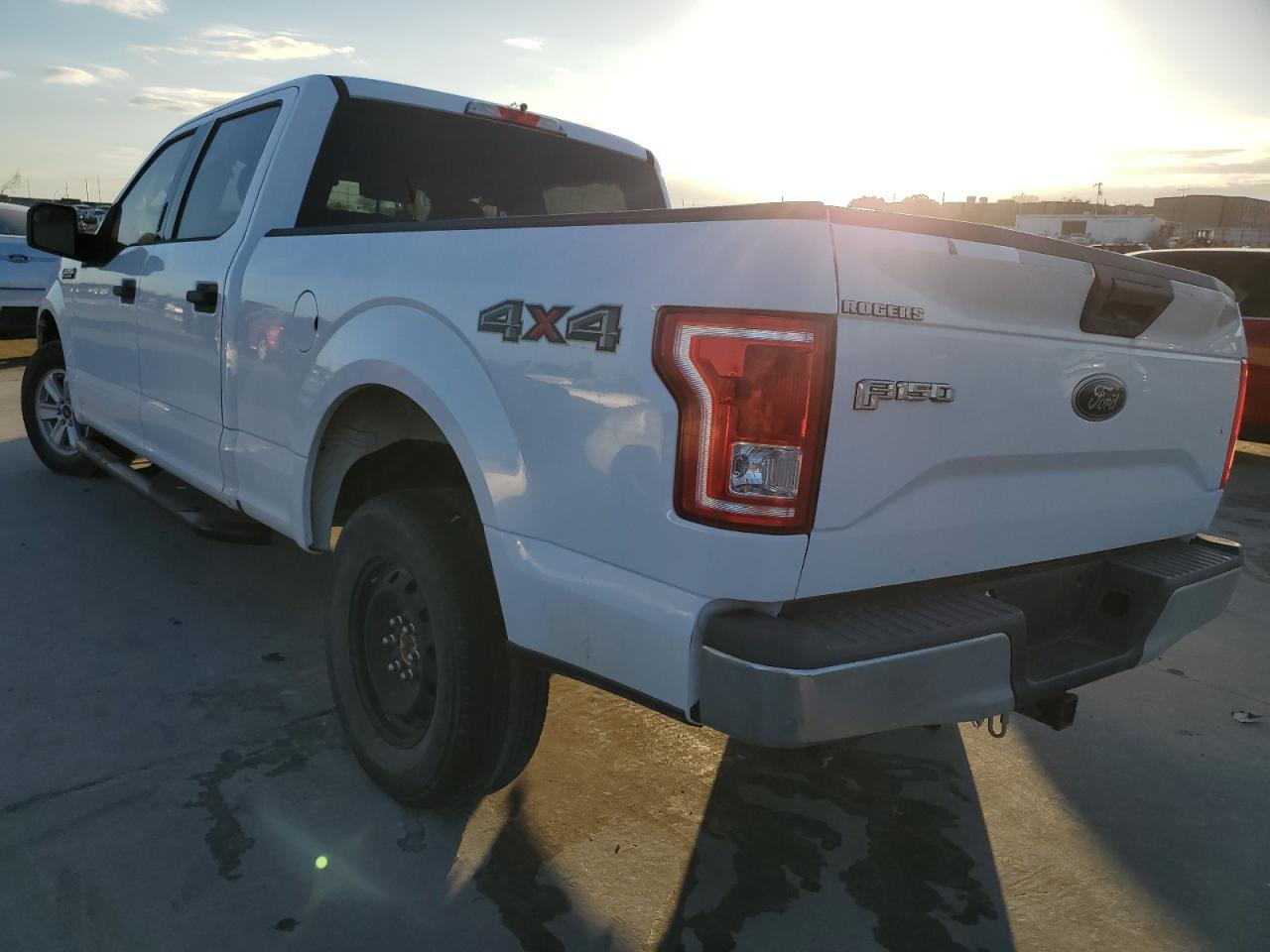 Image 2 of 2017 FORD F150 SUPERCREW 2017 with VIN 1FTFW1EF5HKD01102