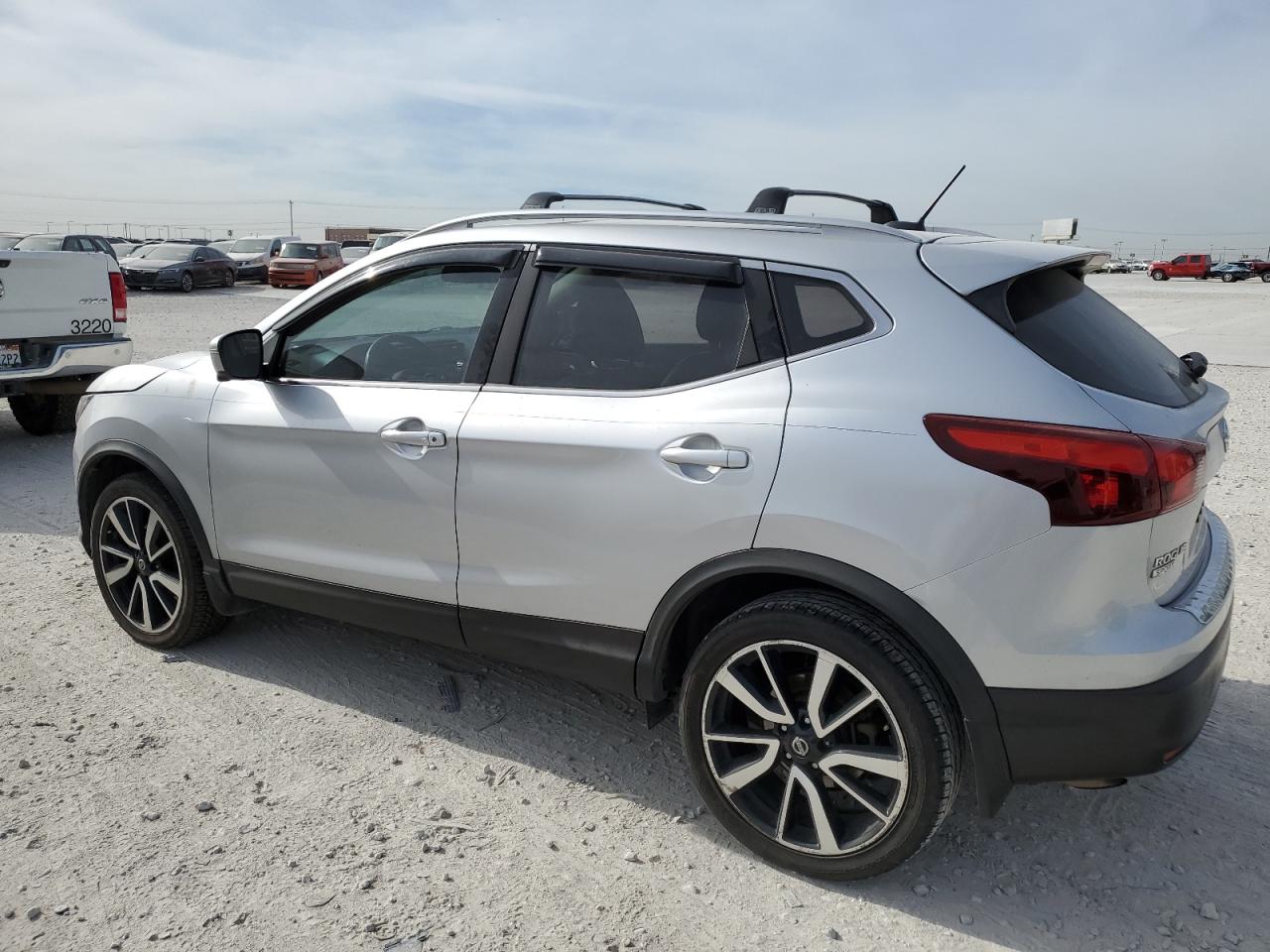 Obraz 2 z 2017 NISSAN ROGUE SPORT S 2017 z VIN JN1BJ1CP4HW023426