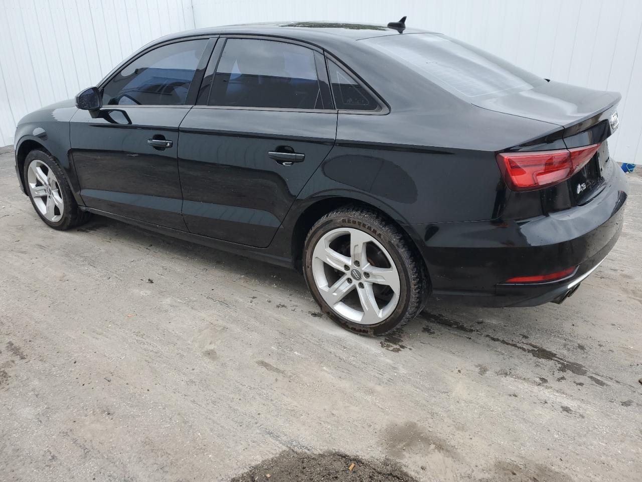Image 2 of 2017 AUDI A3 PREMIUM 2017 with VIN WAUAUGFF2H1045571