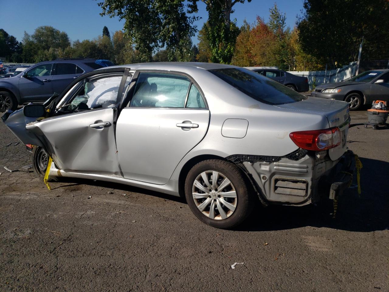 Obraz 2 z 2013 TOYOTA COROLLA BASE 2013 z VIN 2T1BU4EE4DC027870