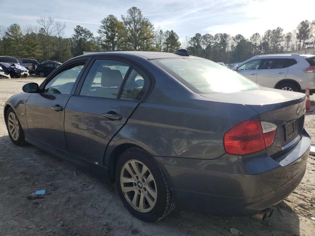 Obraz 2 z 2006 BMW 325 I 2006 z VIN WBAVB13556KX40912